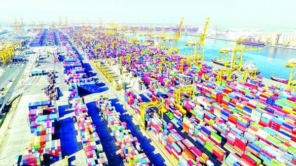 UAE records $162 billion trade surplus