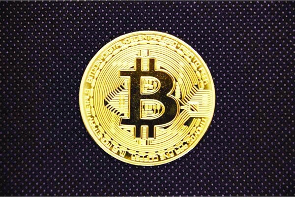 Crypto Market: Ethereum and Bitcoin Decline