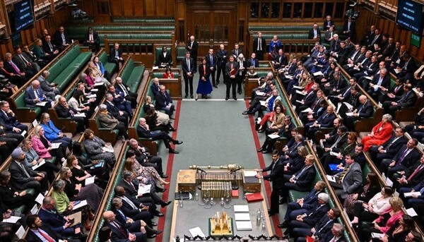 Британский парламент официально распущен в преддверии досрочных выборов