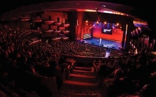 迪拜喜剧节宣布其规模最大的第八届活动