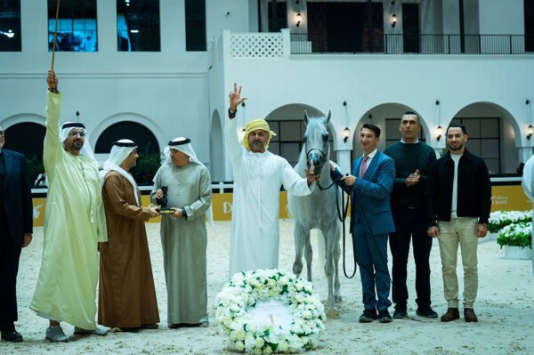 Dubai Arabian Horse Racetrack Opens Season