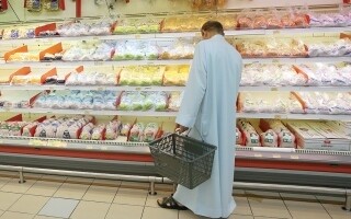 Потребители ОАЭ критикуют высокие цены в кооперативах