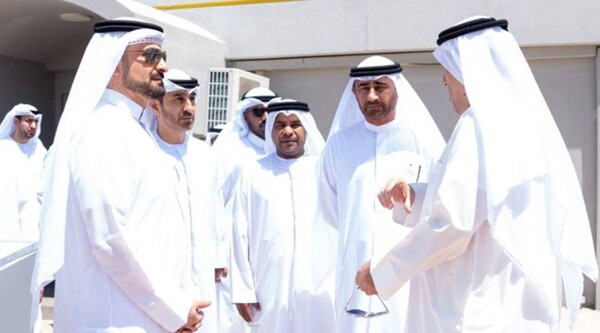 El jeque Jalid bin Hamid Al Qasimi visita clubes deportivos de Sharjah