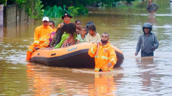 Жертвы наводнений и оползней