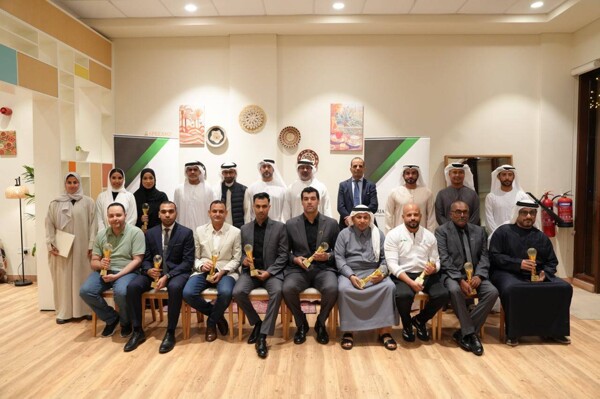 沙迦武术俱乐部表彰专业优秀奖获得者