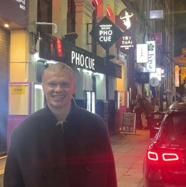 Холанд отметил рекорд в Лиге чемпионов прогулкой по Манчестеру