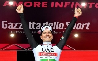 Португальский гонщик Жуан Алмейда продлил контракт с командой ОАЭ