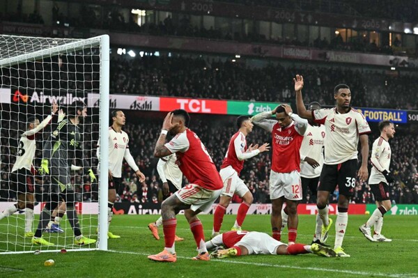 Arsenal Miss Chance to Extend Lead Over Liverpool in Premier League