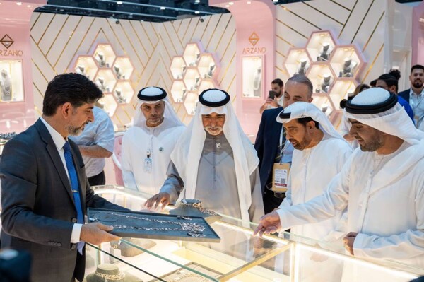 UAE Minister of Tolerance Opens Jewellery & Watches Show 2025