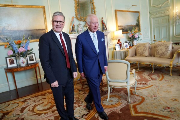 Британский премьер-министр ушел в отставку после победы Лейбористской партии