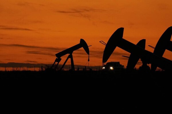 Цены на нефть растут на фоне признаков улучшения мирового спроса